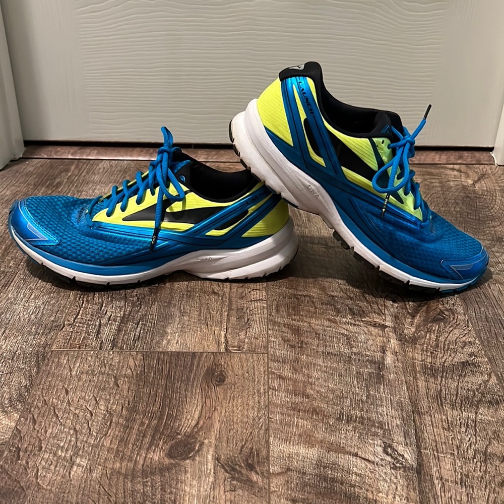 Mens Brooks Launch 4